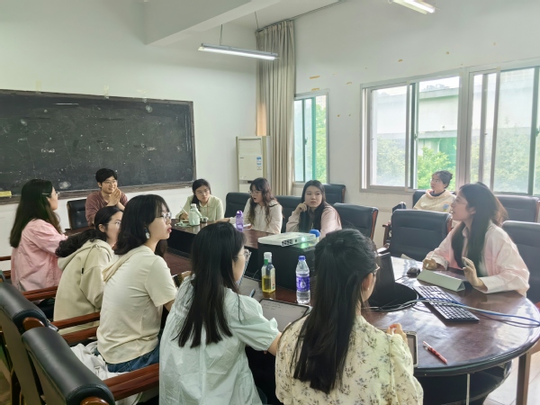 【第十八届研究生学术沙龙】 我院成功举办第十八届研究生学术沙龙古代文学专场活动